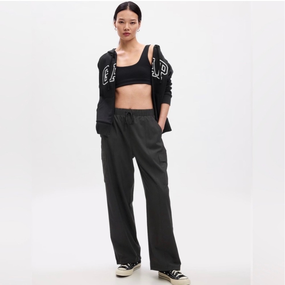 GapFit Runaround Parachute Pants Black Cargo Wide Leg XS High Rise